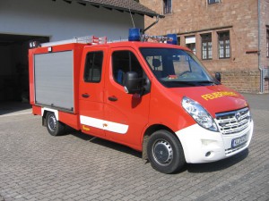 Das TSF vor dem Gerätehaus Frankelbach