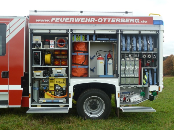 Geräteräume Fahrerseite