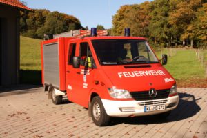 TSF vor dem Feuerwehrhaus Mehlbach.