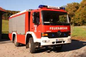 TLF 16/24-Tr vor dem Feuerwehrhaus Mehlbach.
